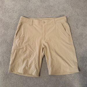Columbia Men's Cargo Shorts in Tan
